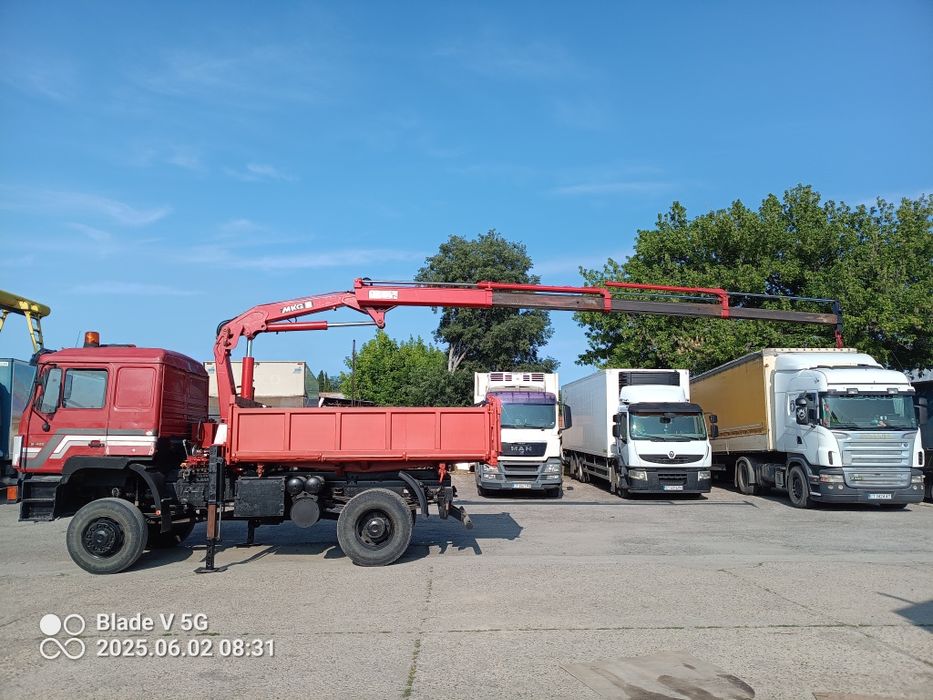 MAN 19422 4x4 тристранен самосвал с кран