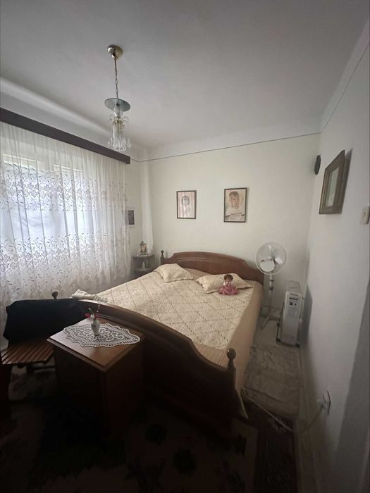 Casa Belcesti - Aproape de Centru si Gara - 1033 MP (111 MP Casa )