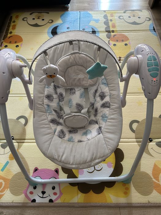 Vând balansoar electric bebe