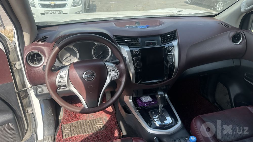 Nissan Navara LE 2017 год