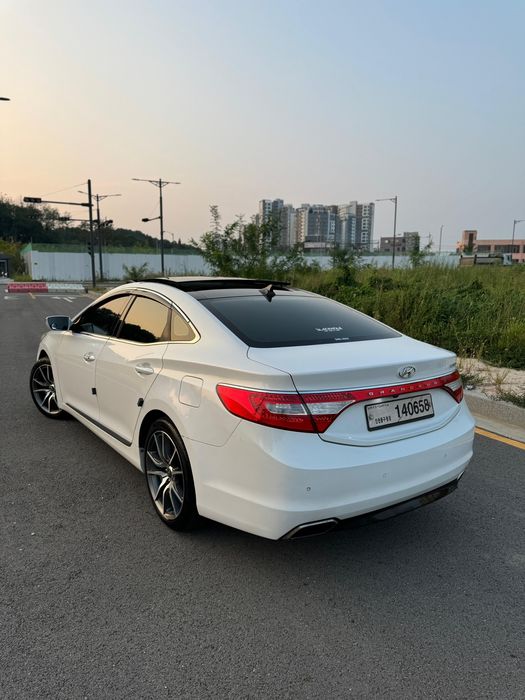 Hyunday grandur HJ300