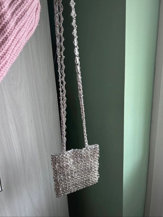 Geanta argintie deosebita, de ocazie