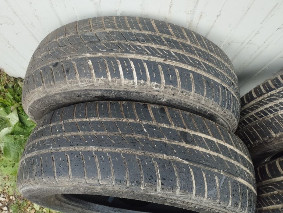 Vând  anvelope  BARUM