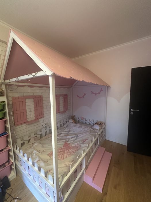 Детско легло Къща от масивна дървесина 120 см матрак