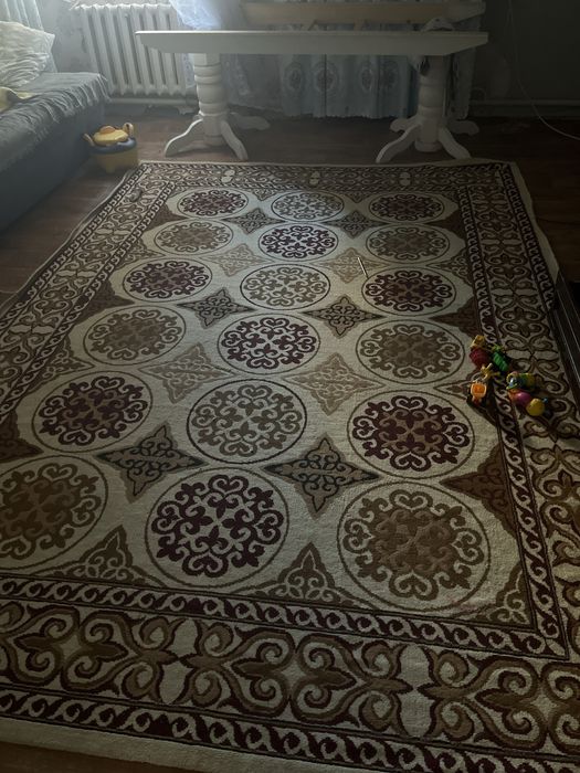 Продам ковер 2 штук пара
