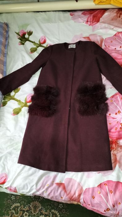 Продам пальто сидит красиво