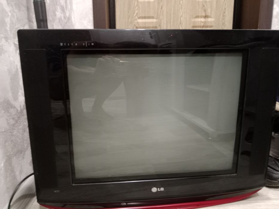 Продам телевизор LG