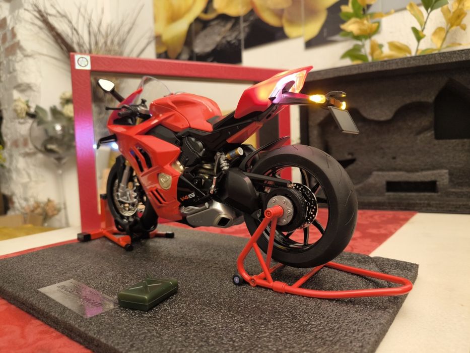 Игрушка мотоцикл Ducati P