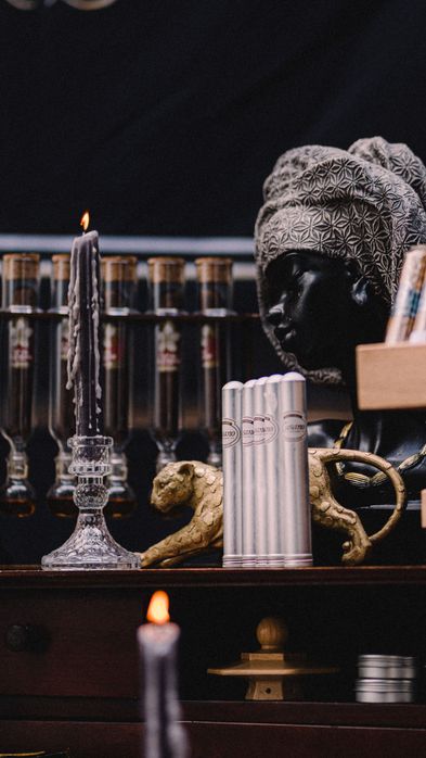 Gentlemen Lounge - Cigar Bar & Special Drinks Corner