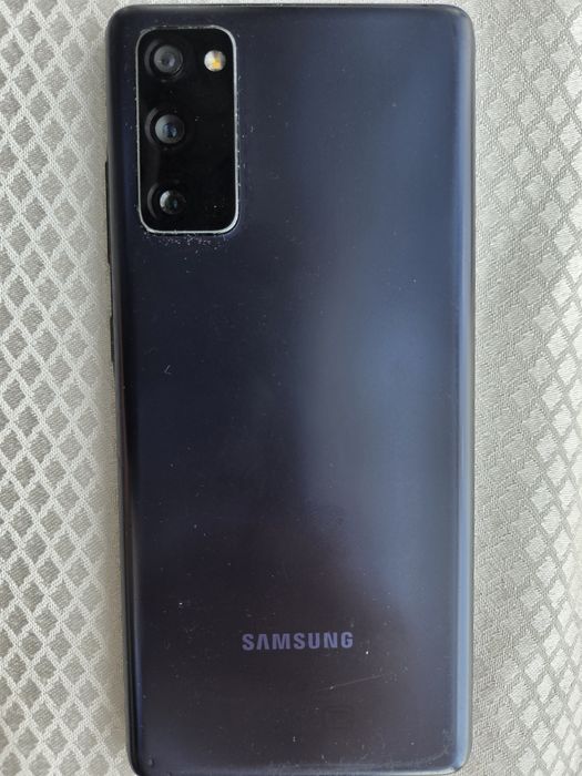 Продам Samsung s20 FE