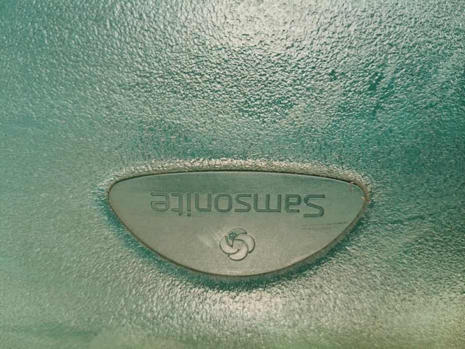 Продам чемодан Samsonite