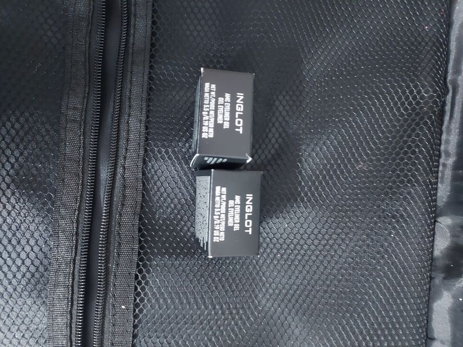 Sclipici Nyx, farduri,tus maro si negru Iglot