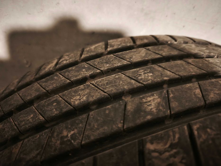 Гуми Bridgestone 235/60/18 107w