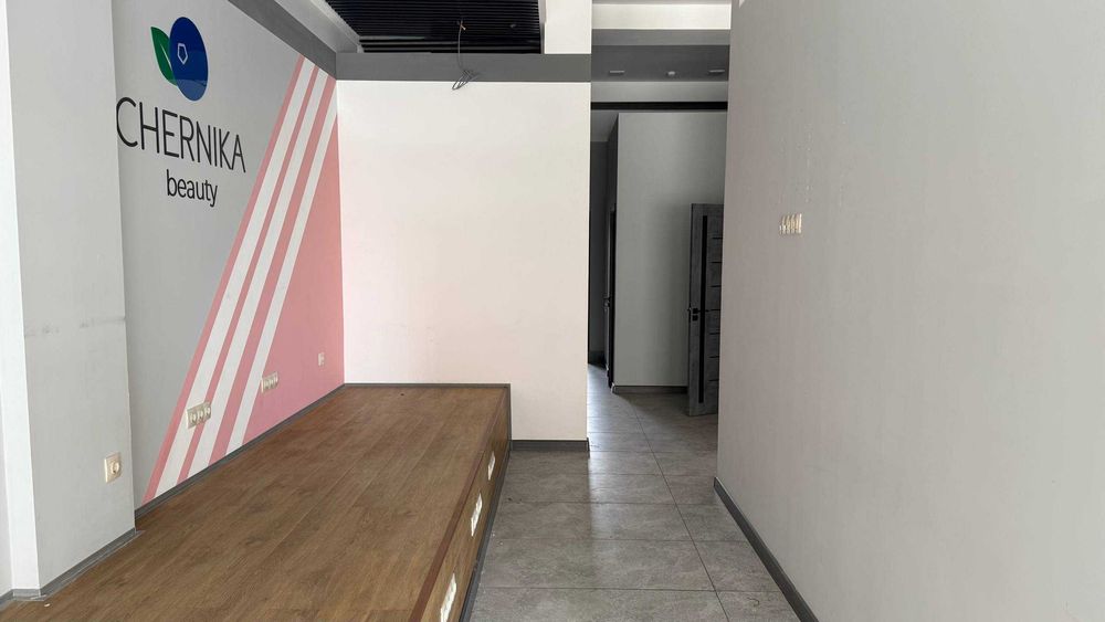 Торговое помещение 140 м² на первой линии Паркентского (55)