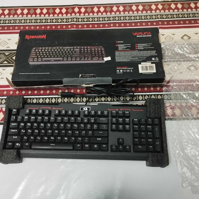 Клавиатура проводная, игровая.