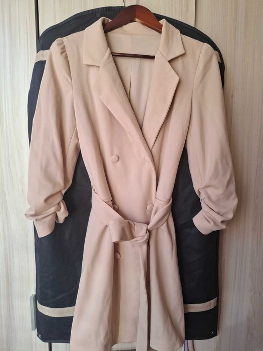 Рокля сако в беж/крем