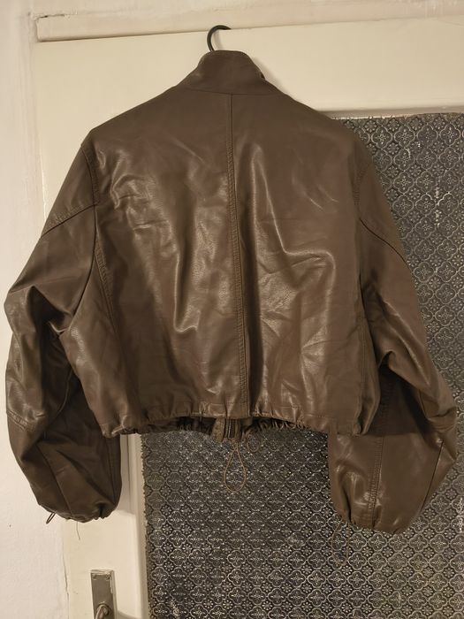 Дамско късо кожено яке