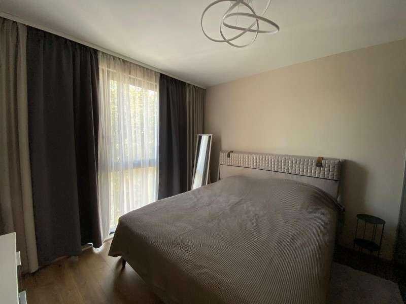 Продава се Двустаен апартамент в Варна, Цветен квартал - 70 кв.м за 3858 €/кв.м - Снимка #5