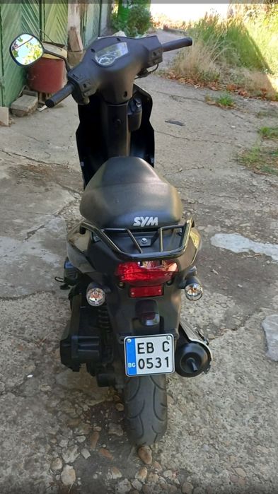 Продавам скутер  SYM AV 05 w