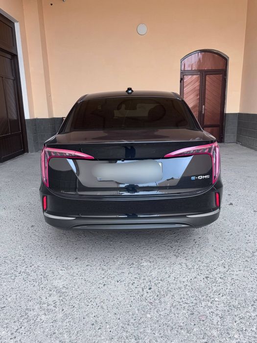 Honqi EQM 5 Arenda suhoy