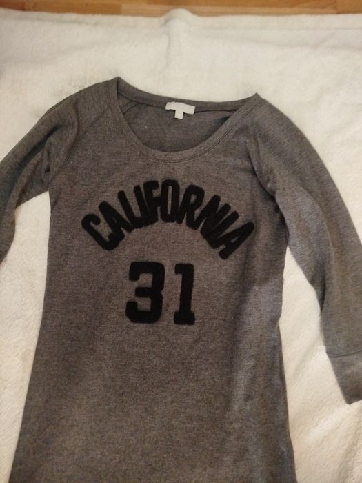 Продам платья на девушек