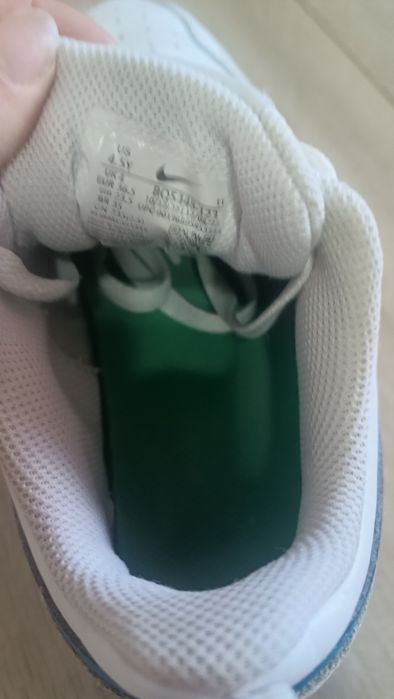 Маратонки NIKE 36.5