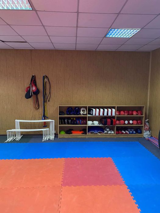 Продам шкаф для инвентаря