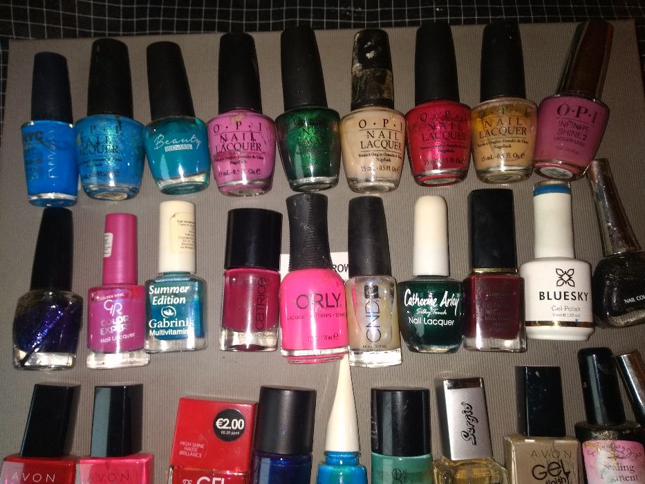 Огомен лот за нокти