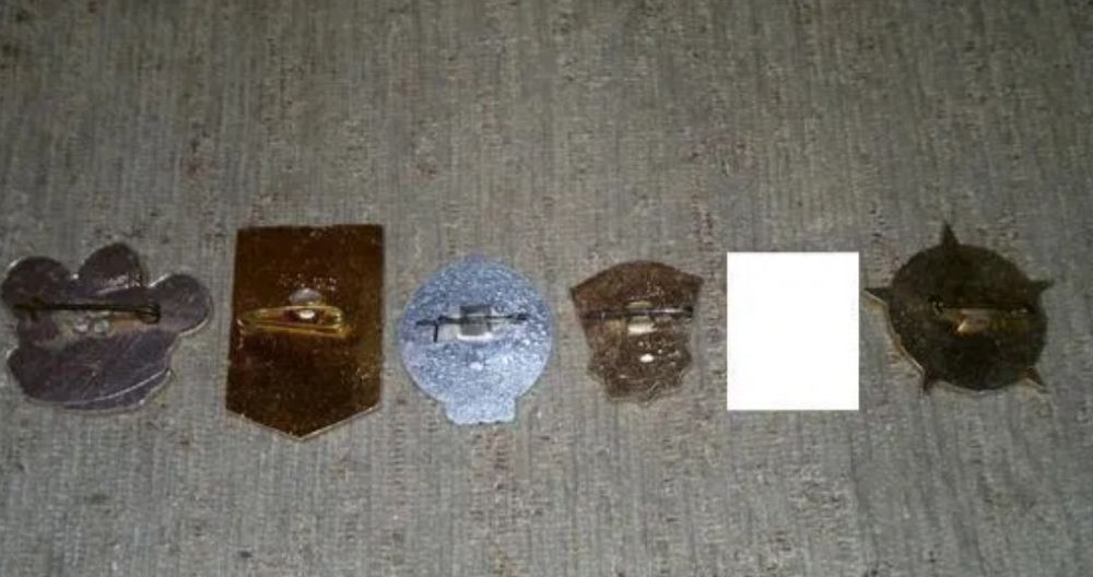 Продам значки времён СССР