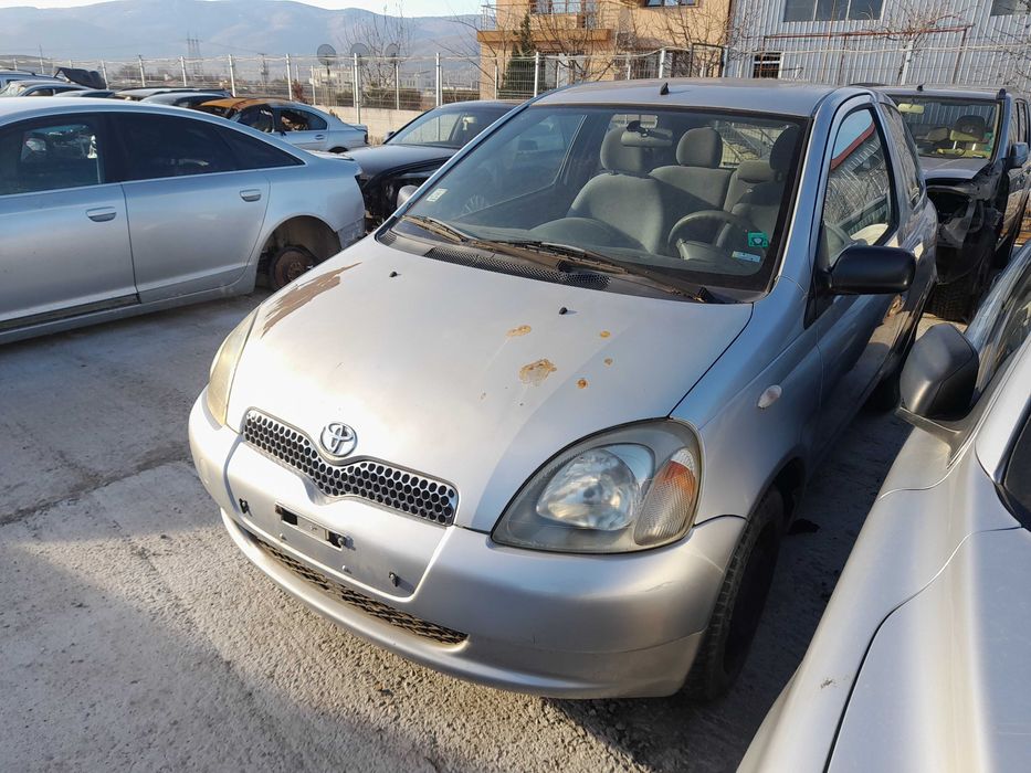 На части! Toyota Yaris 1.3