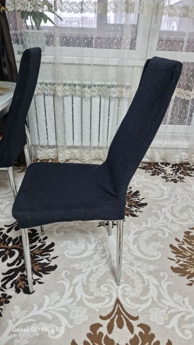 Стулья 4 штуки с чехлом