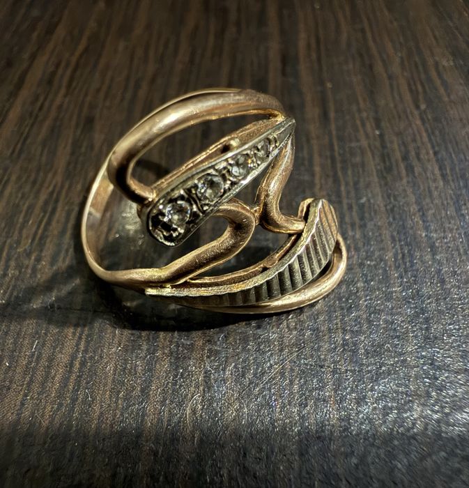 Продам золотое кольцо