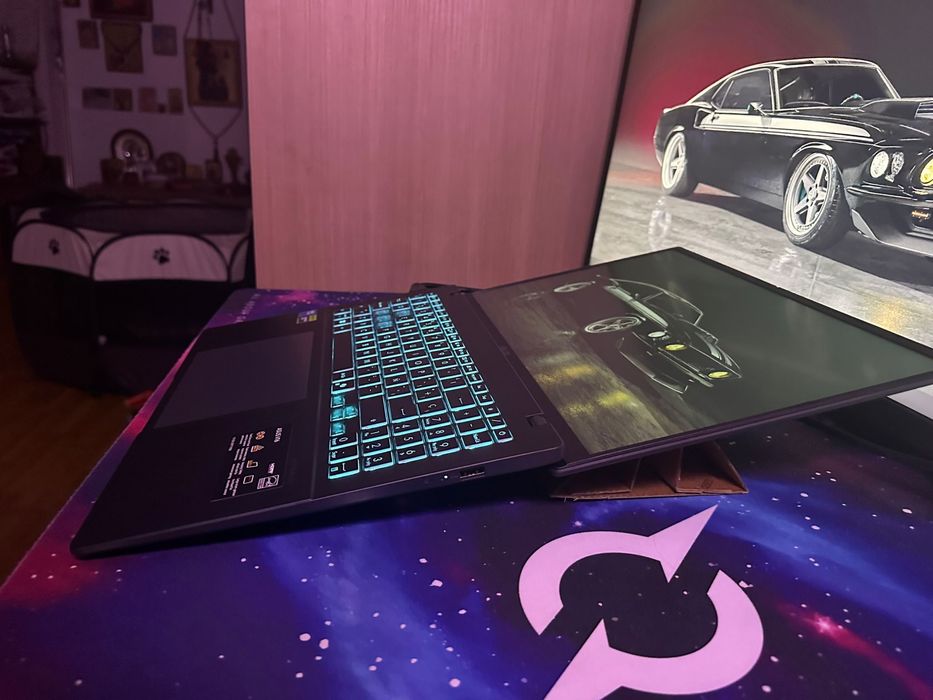 Laptop gaming Asus V16 i7 16gb RAM  Nvidia 5060