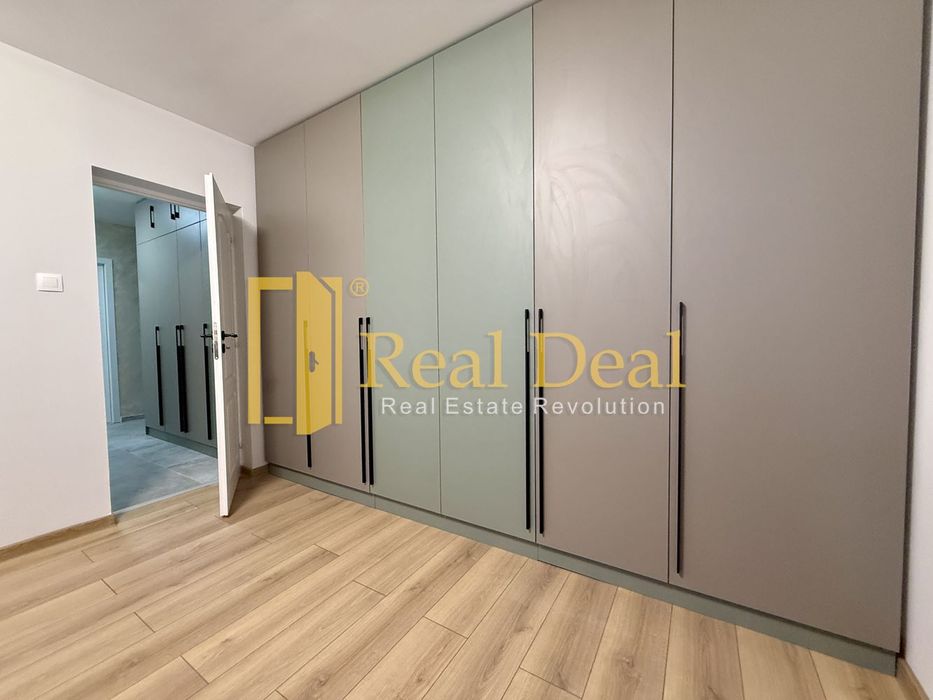 Дава се под наем Тристаен апартамент в София, Зона Б-5 - 95 кв.м за 1049 € - Снимка #12