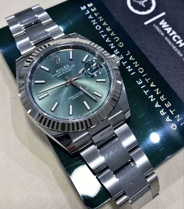 rolex datejust mint 41,mm green dial oyster