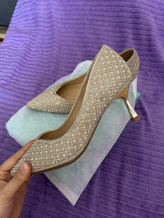 Продам новые туфли