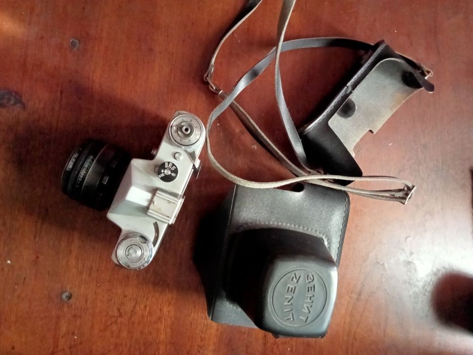 Зеркальный фотоаппарат ЗЕНИТ Е