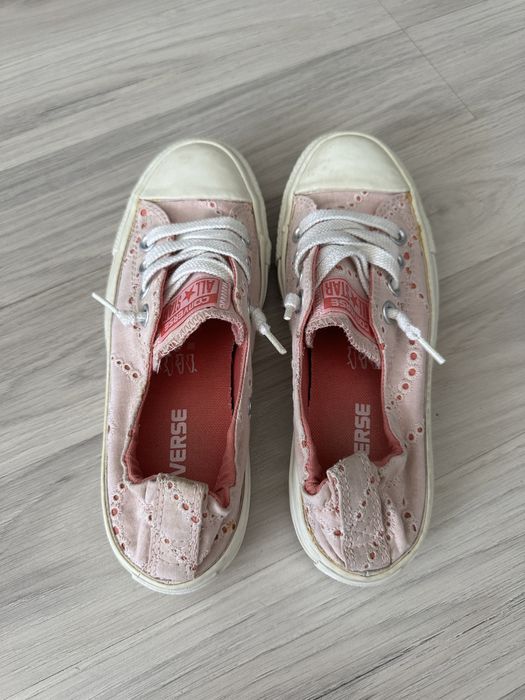 Converse fetite
