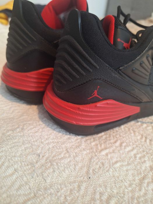 Sneakers Jordan Max Aura 5 DZ4352 Negru, Copii, Marimea EU 36.5