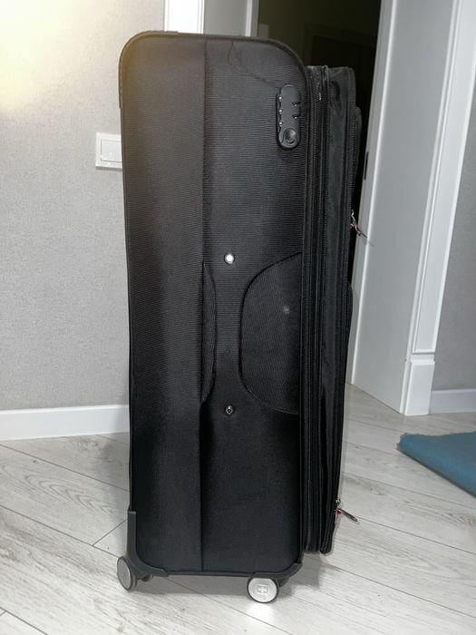 Чемодан WENGER SION, черный