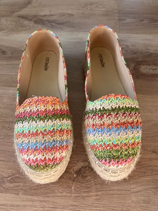 Цветни еспадрили