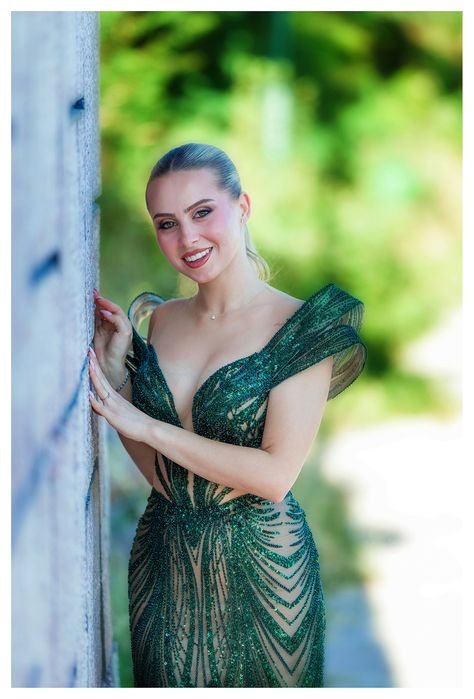 бална рокля на Pembe Kenan