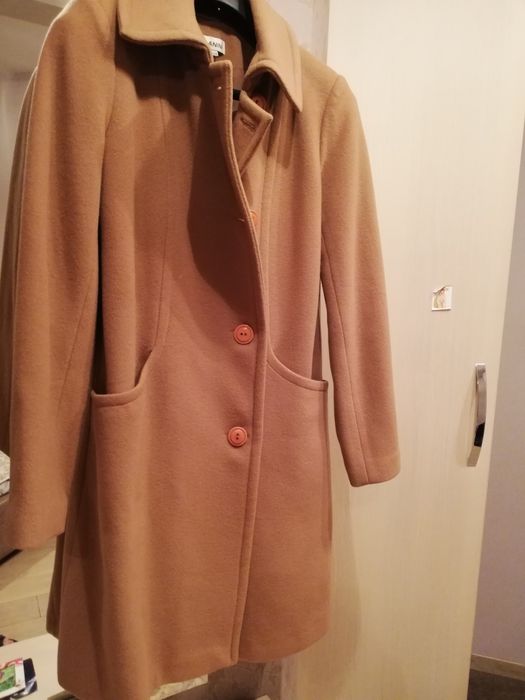 Продавам дамско палто Danini