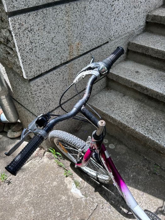 Продавам детско колело