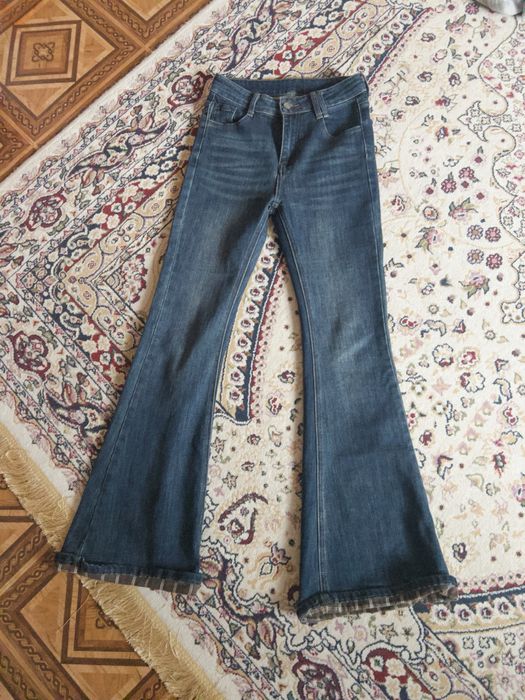 Джинсы клеш новый