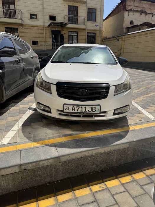 Lacetti Cruz.