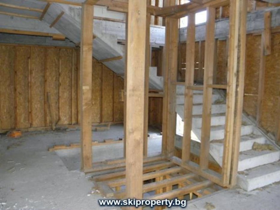 Имот с гледки към планината в Гуцал!