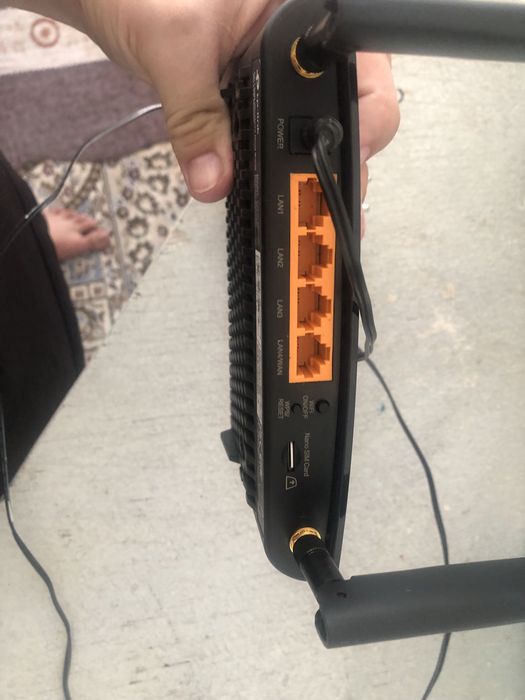 Wi-Fi роутер TP-LINK Archer MR400 AC1200