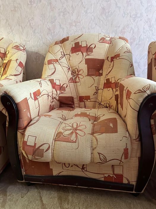 Продам 2 кресла б/у