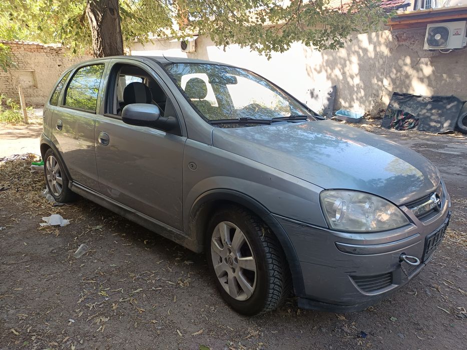 Опел Корса на части